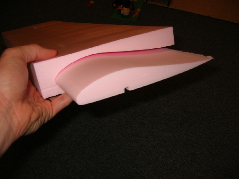 Wing with spar channel